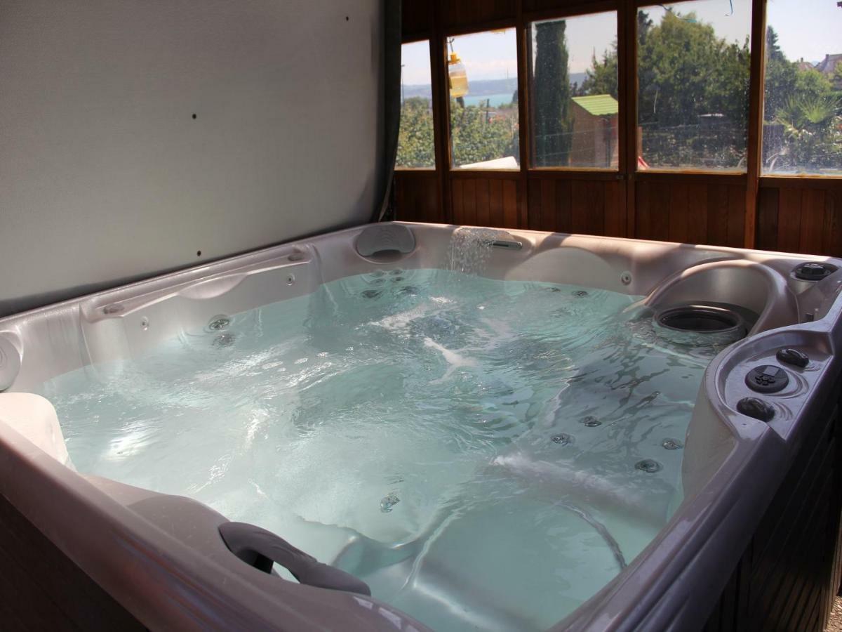 At Moumie Studio Furnished Quiet Place Parking And Jacuzzi And Pool Hotel La Grande-Beroche Exterior photo